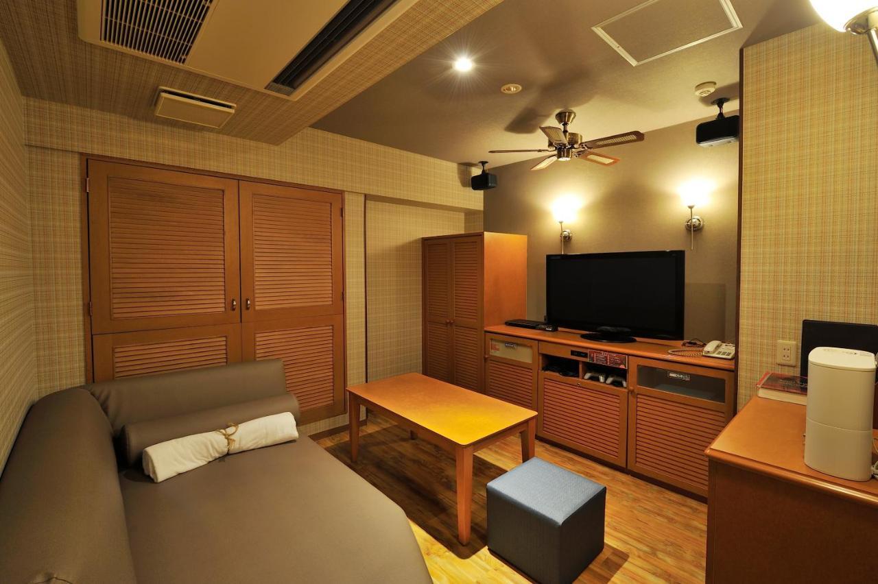 Fukuoka Chapel Coconuts Hotel Ipolani Extérieur photo