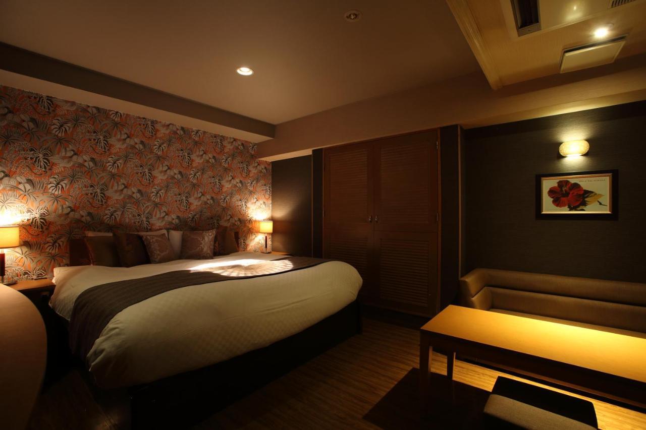 Fukuoka Chapel Coconuts Hotel Ipolani Extérieur photo