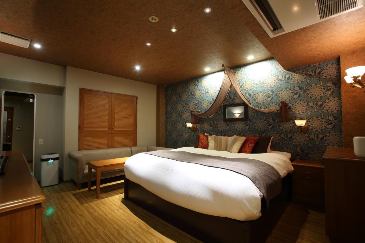 Fukuoka Chapel Coconuts Hotel Ipolani Extérieur photo