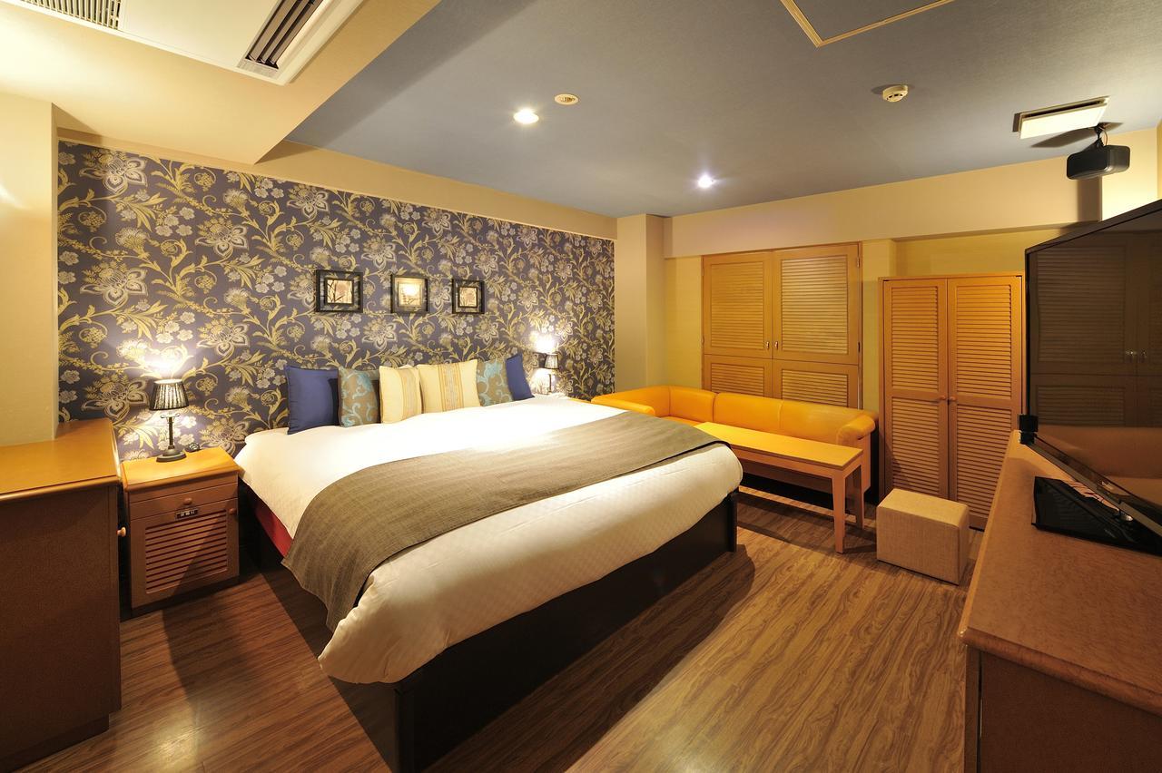 Fukuoka Chapel Coconuts Hotel Ipolani Extérieur photo