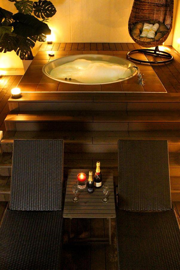Fukuoka Chapel Coconuts Hotel Ipolani Extérieur photo